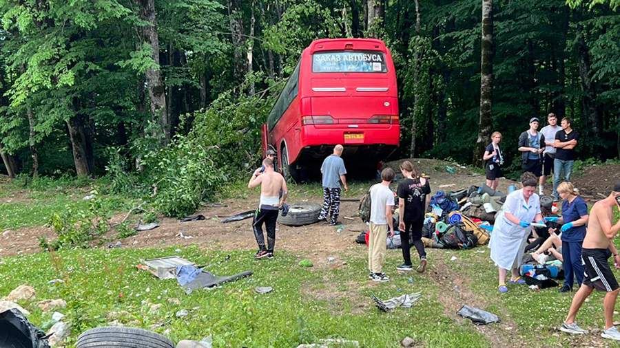 Более 10 человек пострадали в ДТП с туристическим автобусом на Кубани<br />
