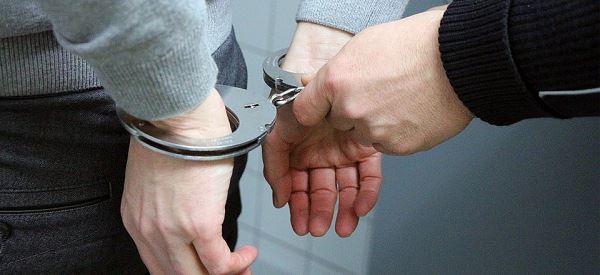 Права за взятку: в Приморье будут судить заботливого преступника