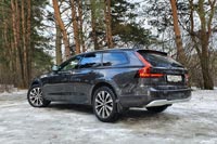 Тест-драйв Volvo V90 Cross Country