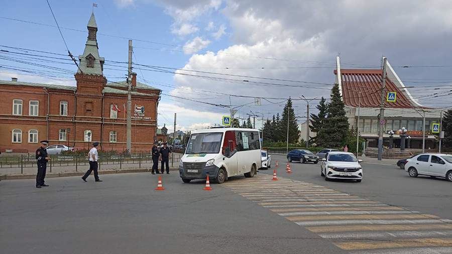 Водитель автобуса сбил троих подростков в Омске<br />
