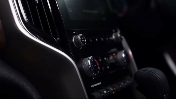 Mahindra продолжает раскрывать Scorpio-N: показан интерьер внедорожника