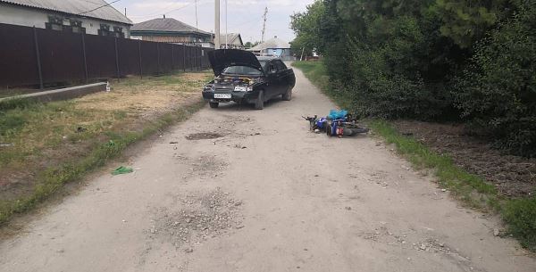 На Дону несовершеннолетний водитель мопеда спровоцировал ДТП